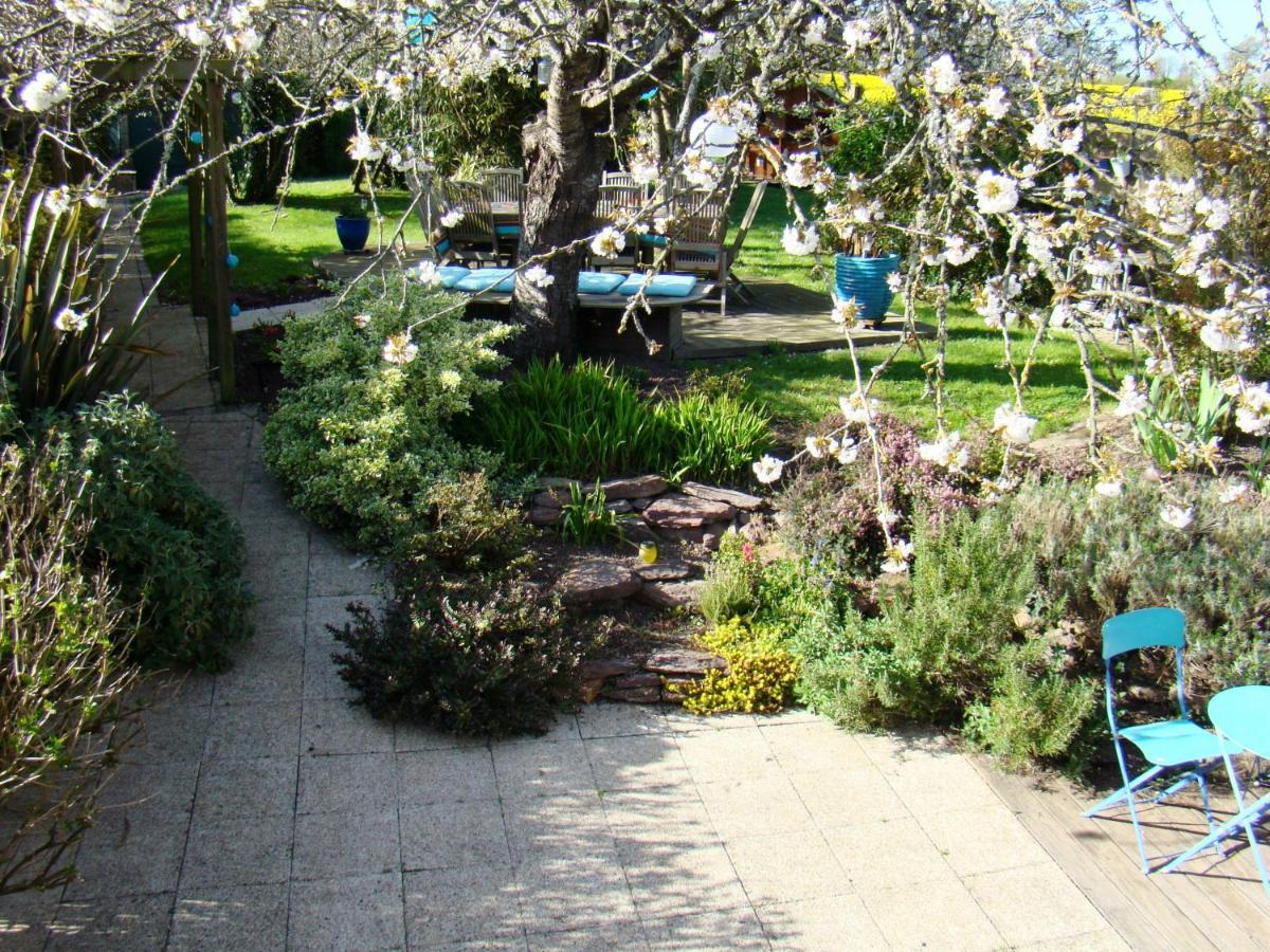 Bed and Breakfast Ardoises Et Agapanthes Pleslin-Trigavou Esterno foto