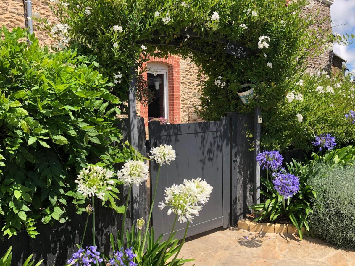 Bed and Breakfast Ardoises Et Agapanthes Pleslin-Trigavou Esterno foto